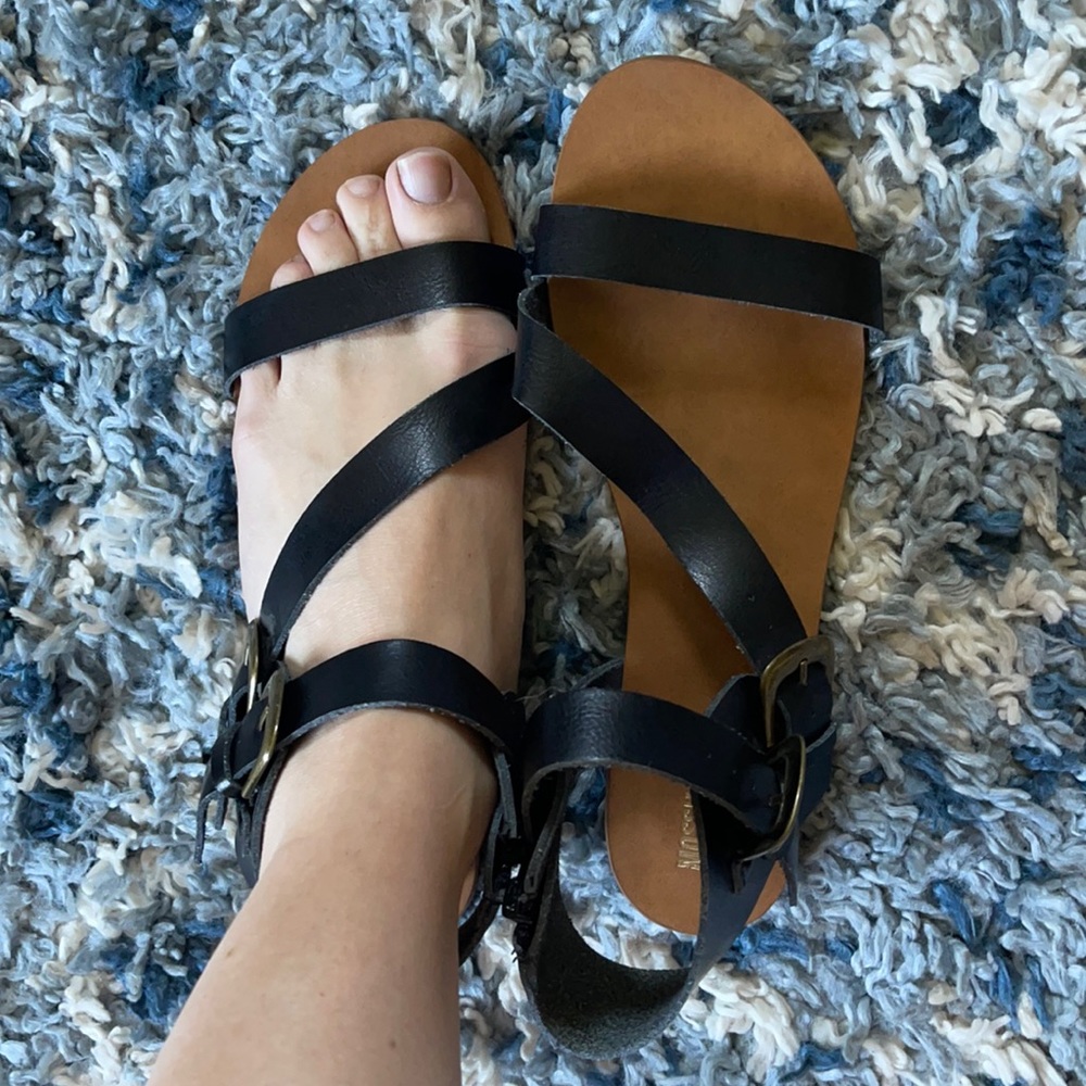 Women’s sandals